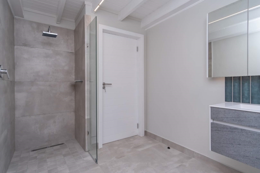 To Let 4 Bedroom Property for Rent in Overkloof Western Cape